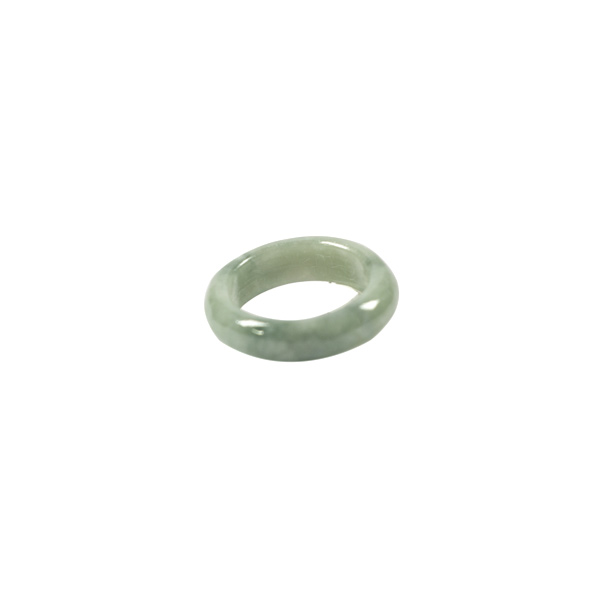 Simbolica ring van licht groen jade
